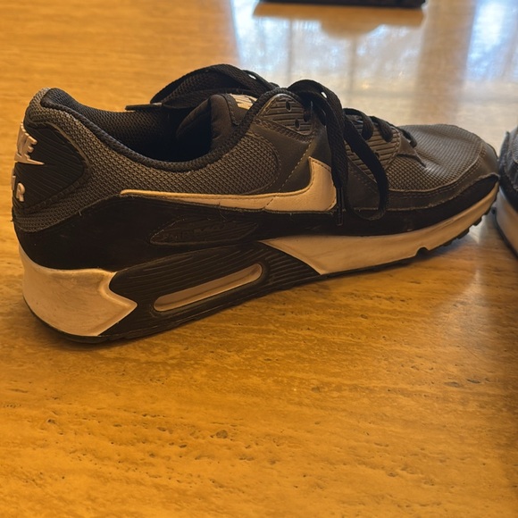 Nike mens Air Max shoes - Picture 5 of 9